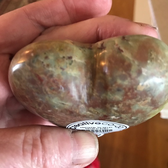 Soapstone heart shaped paperweight - Picture 11 of 12